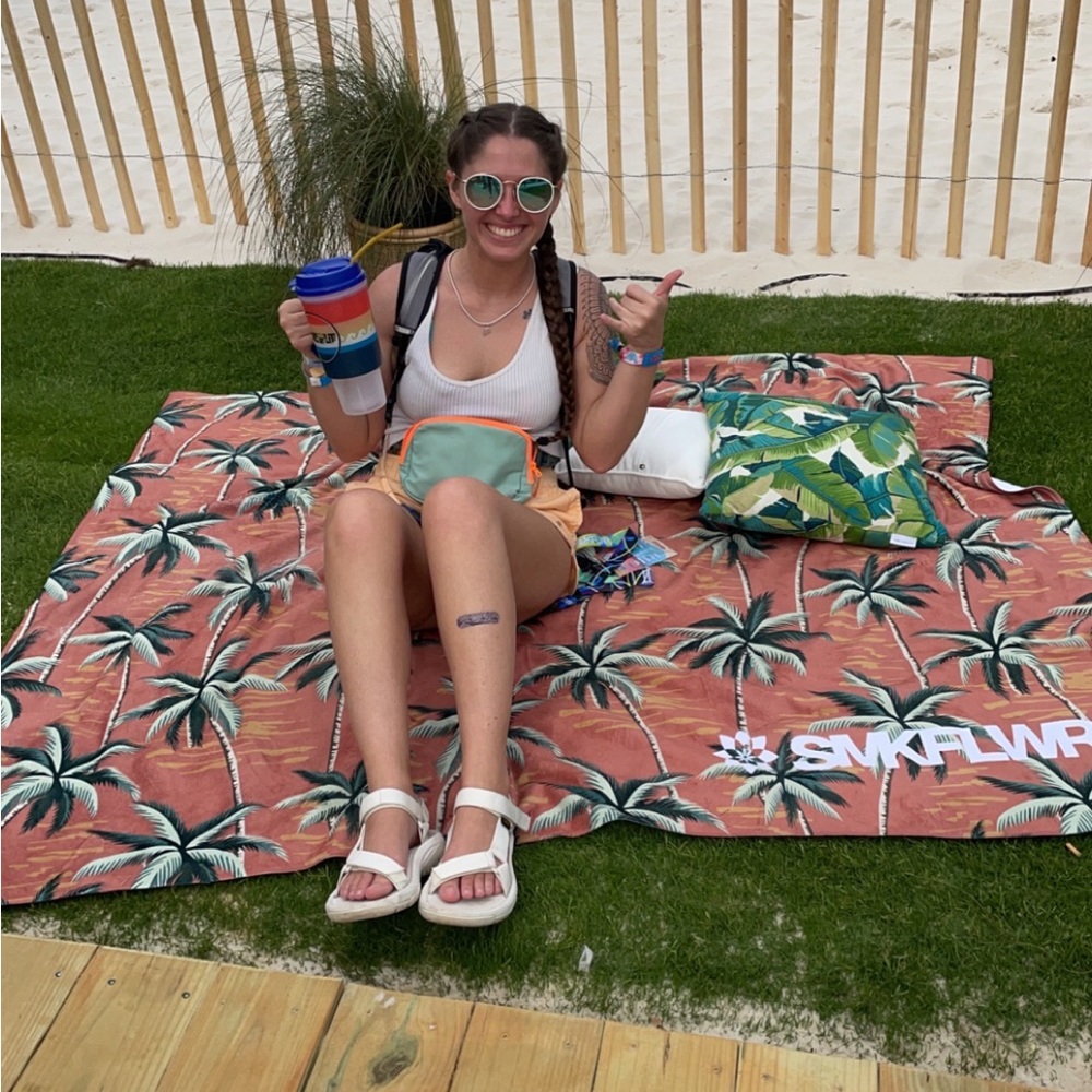 Meet your Posher, Monica